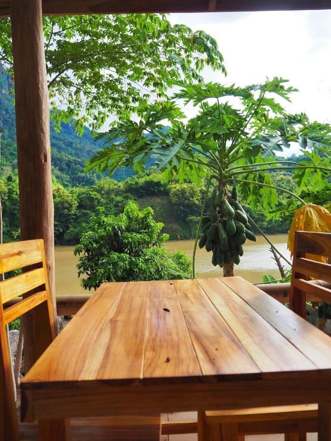Meexok Guesthouse Nong Khiaw Exterior photo