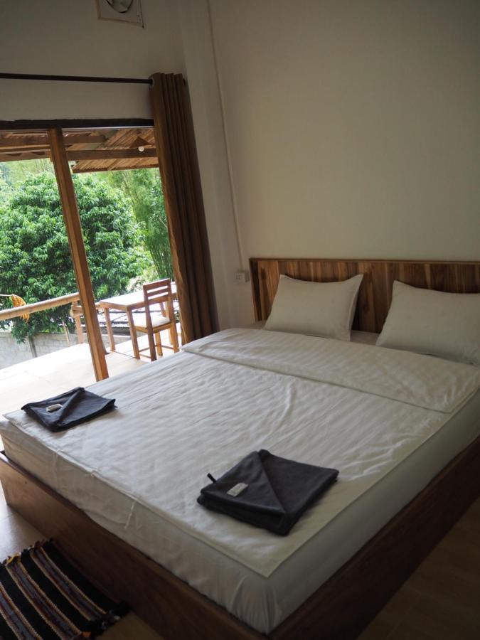 Meexok Guesthouse Nong Khiaw Exterior photo