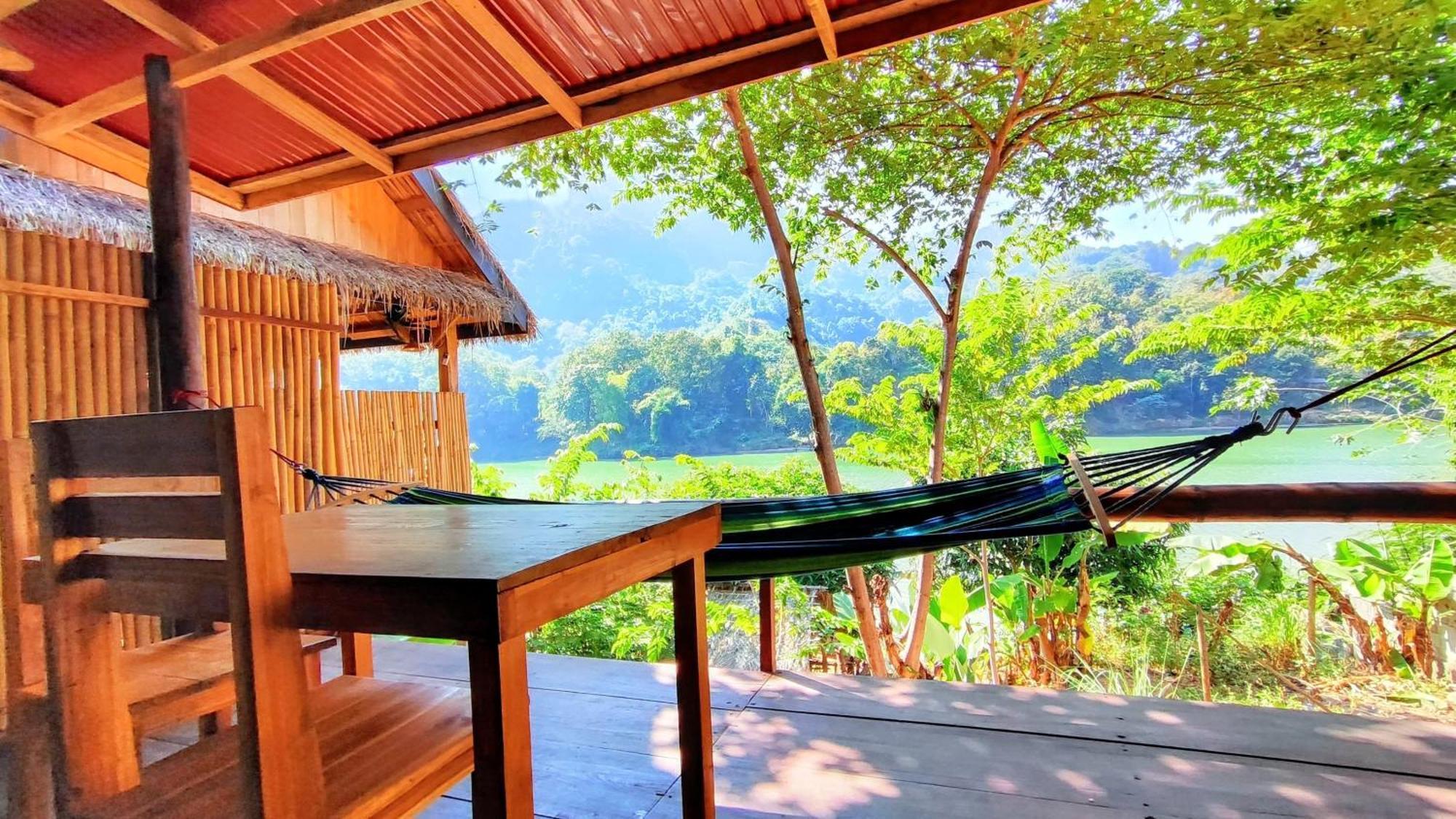 Meexok Guesthouse Nong Khiaw Exterior photo